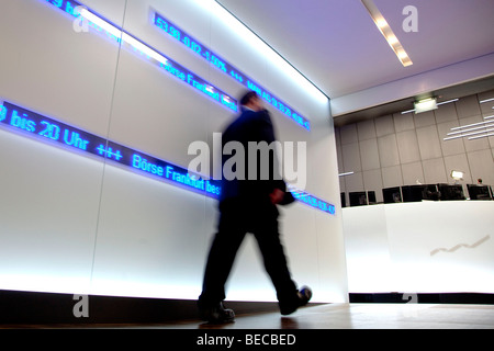 Principali trading room della Borsa di Francoforte da Deutsche Boerse AG a Francoforte Hesse, Germania, Europa Foto Stock