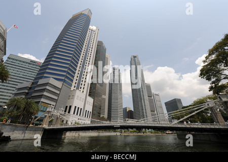 Anderson bridge e dello skyline della città, Singapore Foto Stock