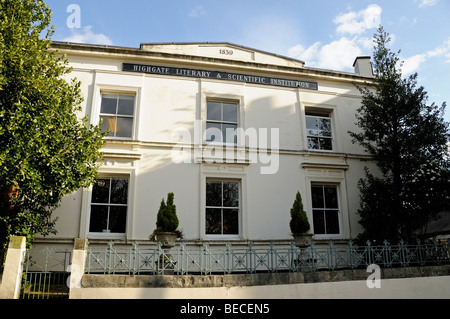 Highgate & letteraria istituzione scientifica Pond Square Highgate Village London Inghilterra England Regno Unito Foto Stock