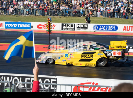 Top metanolo Funny auto Dragster pilotato da Leif Andreasson presso la FIA European Drag Racing Championship a Santa Pod, Inghilterra. Foto Stock