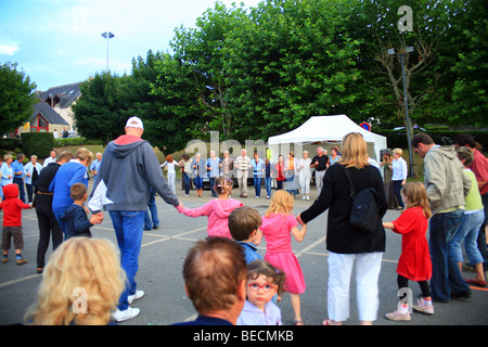 Ballo Fest Noz, la Trinite sur Mer, Morbihan, Bretagna, Francia Foto Stock