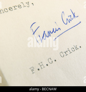 Francis Crick firma da una lettera personale firmato sinceramente F. H. C. Crick Foto Stock