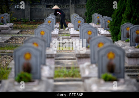 War Graves, DinhBin, Vietnam del nord, sud-est asiatico Foto Stock