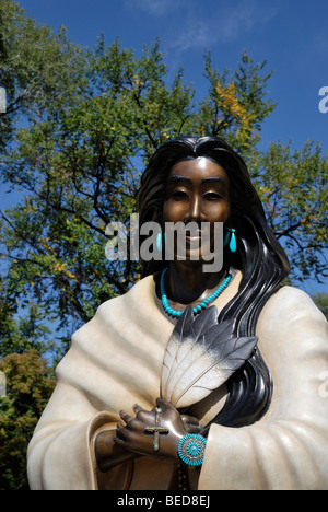 Statua di Kateri Tekakwitha, il primo indiano dell America del nord per raggiungere la santità. Santa Fe, New Mexico, negli Stati Uniti. Foto Stock