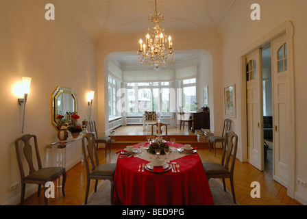 La sala da pranzo, villa in stile art nouveau a ovest di Amburgo, Germania, Europa Foto Stock