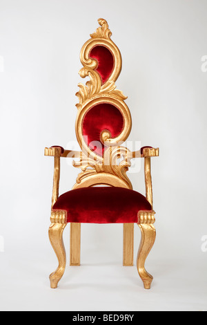 Renaissance ornati in foglia oro sedia, vista frontale Foto Stock