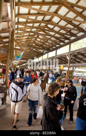 Il mercato degli agricoltori in Ithaca, New York attrae 5000 persone al giorno Foto Stock