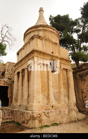 Scavato nella roccia la tomba di Assalonne nel torrente Kidron, Gerusalemme, Israele, il Vicino Oriente, Orient Foto Stock