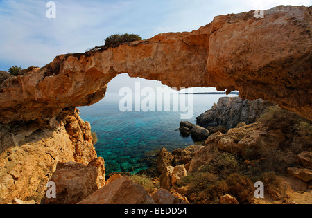 Kamara Koraka Tou, rock arch, Capo Gkreko Penisola, Larnaca, Cipro, Asia Foto Stock