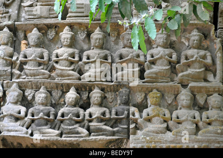 Le rovine del complesso del tempio di Ta Prohm, Angkor Thom, Sito Patrimonio Mondiale dell'UNESCO, Siem Reap, Cambogia, Asia Foto Stock