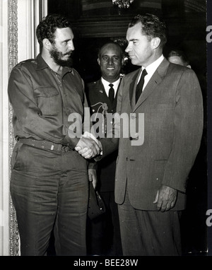 21 maggio 1959 - Washington, DC, Stati Uniti d'America - Il premier DI CUBA FIDEL CASTRO incontra il Vice Pres. Richard Nixon degli Stati Uniti, a Foto Stock