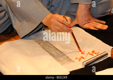 Calligrapher disegno caratteri coreani, Corea, Asia Foto Stock