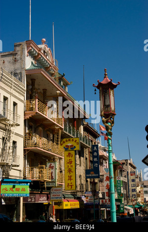 CA Chinatown street scene, Grant Ave., San Francisco. Foto copyright Lee Foster. casanf16600 Foto Stock