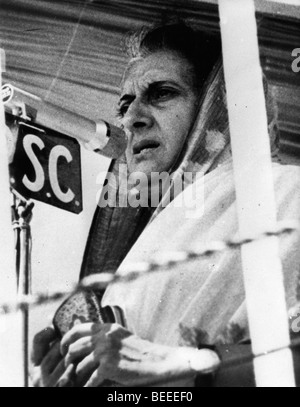 Indira Priyadarshini Gandhi (novembre 19, 1917 ottobre 31, 1984) era un politico indiano che ha servito come primo ministro dell'India Foto Stock