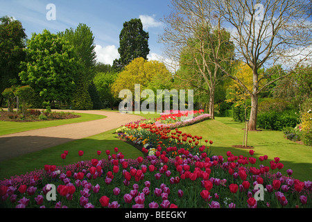 Biancheria da letto a molla display in Vivary Park, Taunton, Somerset, Inghilterra, Regno Unito Foto Stock