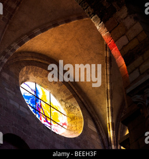 Brioude. basilica di San Giuliano. Vetrate realizzate da padre Kim in Joong . Dipartimento Haute Loire. Alvernia Rodano Alpes. Francia Foto Stock