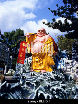 Statua del Buddha alla Haw Par Villa ex Tiger Balm Gardens in Singapore Foto Stock