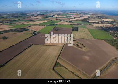 Vista aerea di Blakeney a Holkham Norfolk superfici agricole costiere Foto Stock