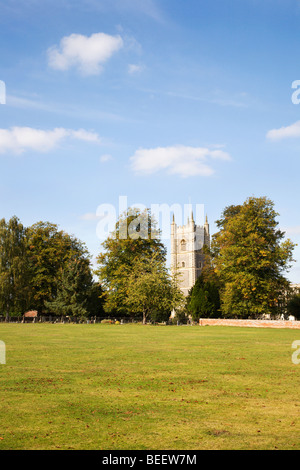 St Marys Chiesa dal Villaggio Verde Dedham Essex Inghilterra Foto Stock