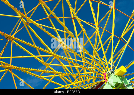 Evergreen State Fair close up di giallo ruota panoramica Ferris raggi Monroe Stato di Washington STATI UNITI D'AMERICA Foto Stock