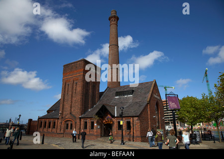 La pompa house bar di Albert Dock Liverpool Merseyside England Regno Unito Foto Stock