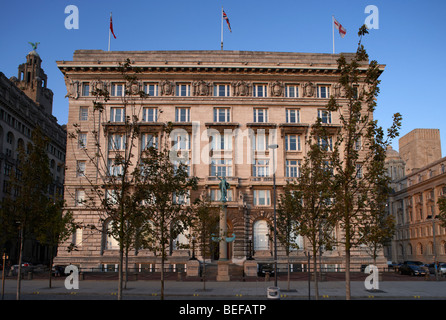 La Cunard Building uno dei liverpools tre grazie edifici elencati sul lungomare di liverpool al Pier Head Foto Stock