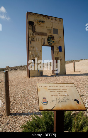 Lampedusa porta d'Europa. Un monumento dedicato ai lavoratori migranti morti e scomparsi nel mare Mediterraneo. Da Mimmo Palladino Foto Stock