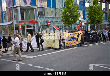 Anti-fascismo e anti-razzismo protesta rally a Jena, in Turingia, Germania Foto Stock
