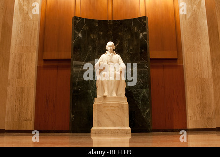 Statua di James Madison all'interno della Biblioteca del Congresso Madison Building in Washington DC Foto Stock