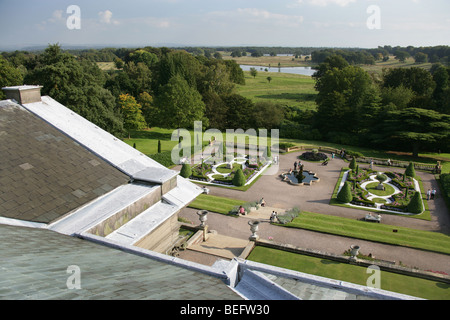 Station wagon di Tatton Park, Inghilterra. Un elevato vista sul tetto della Joseph Paxton progettato giardino all italiana. Foto Stock