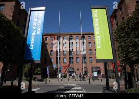 Ingresso per l'Albert Dock e il museo dei Beatles Liverpool Merseyside England Regno Unito Foto Stock