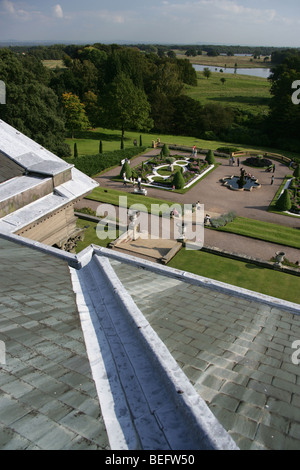 Station wagon di Tatton Park, Inghilterra. Un elevato vista sul tetto della Joseph Paxton progettato giardino all italiana. Foto Stock