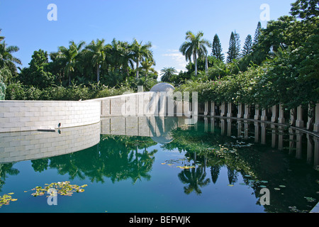 Lily Pond presso il giardino della meditazione nel Memoriale dell Olocausto, Miami Beach, FL, Stati Uniti d'America. Foto Stock