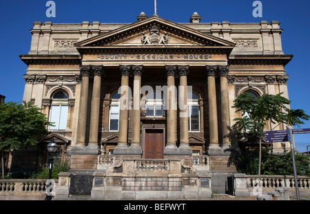 Le sessioni di county house ex courthouse e oggi sede dei musei nazionali william brown street area di conservazione di Liverpool Foto Stock