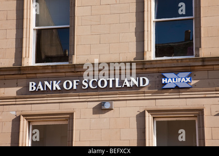 Bank of Scotland e Halifax building society segni. Inghilterra, Regno Unito Foto Stock