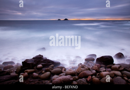 Alta Marea al tramonto, Porth Nanven, San Giusto, North Cornwall Foto Stock