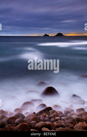 Alta Marea al tramonto, Porth Nanven, San Giusto, North Cornwall Foto Stock