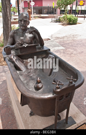 Colorado Grand Junction Main Street Mall arte sull'angolo presentano James Dalton Trumbo scultura in bronzo Foto Stock