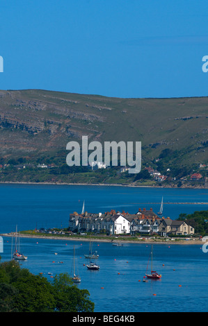 Vista da Conwy Castle guardando verso Deganwy, Gwynedd, Wales, Regno Unito. Foto Stock