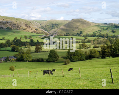 Paesaggio rurale circostante villaggio Ilam nel Derbyshire England Regno Unito Foto Stock