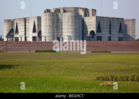 Jatiyo Sangshad Bhaban Assemblea Nazionale edificio a Dacca in Bangladesh Foto Stock