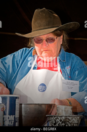 La Contea di Lincoln Cowboy Simposio e Chuck wagon Cook-off avviene in Ruidoso Downs, Nuovo Messico. Foto Stock