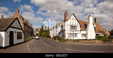 Inghilterra, Cambridgeshire, Huntingdon, Houghton village casa più antica struttura di legno ex George and Dragon Inn Foto Stock