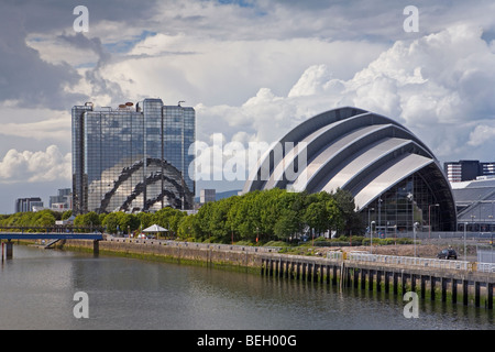 Il SECC riflessa in Crowne Plaza Hotel Glasgow Foto Stock