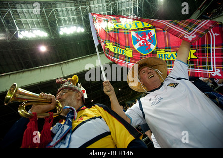 Scozia "esercito di tartan" per gli appassionati di calcio Foto Stock