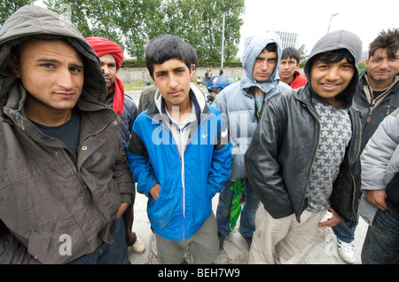 Calais, rifugiati nella speranza di raggiungere il Regno Unito Foto Stock