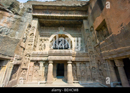 Numero di cave 19 in Ajanta grotte buddista in India Foto Stock