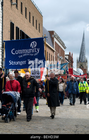 Chesterfield Sindacati giorno di maggio Marzo a Chesterfield Market Square East Midlands Derbyshire 2009 Foto Stock