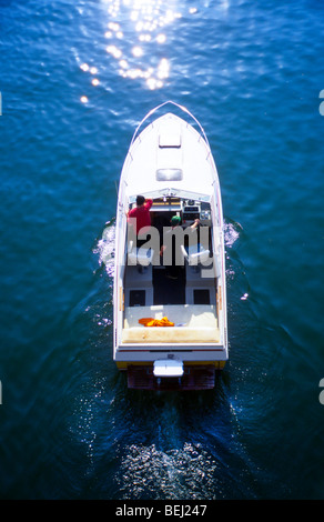 Sun ricreazione sport aria fresca ride sterzare partono lasciare la velocità del motore Avviare vista aerea due coppia persone Timone sterzo guida orologio Foto Stock