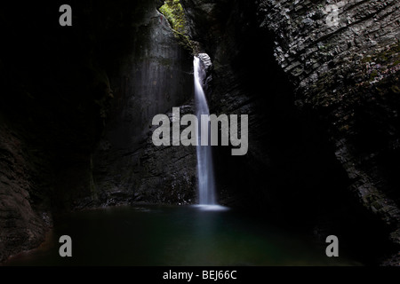 Il schiaffo cascata Kozjak vicino a Kobarid in Soca valley in Slovenia Foto Stock